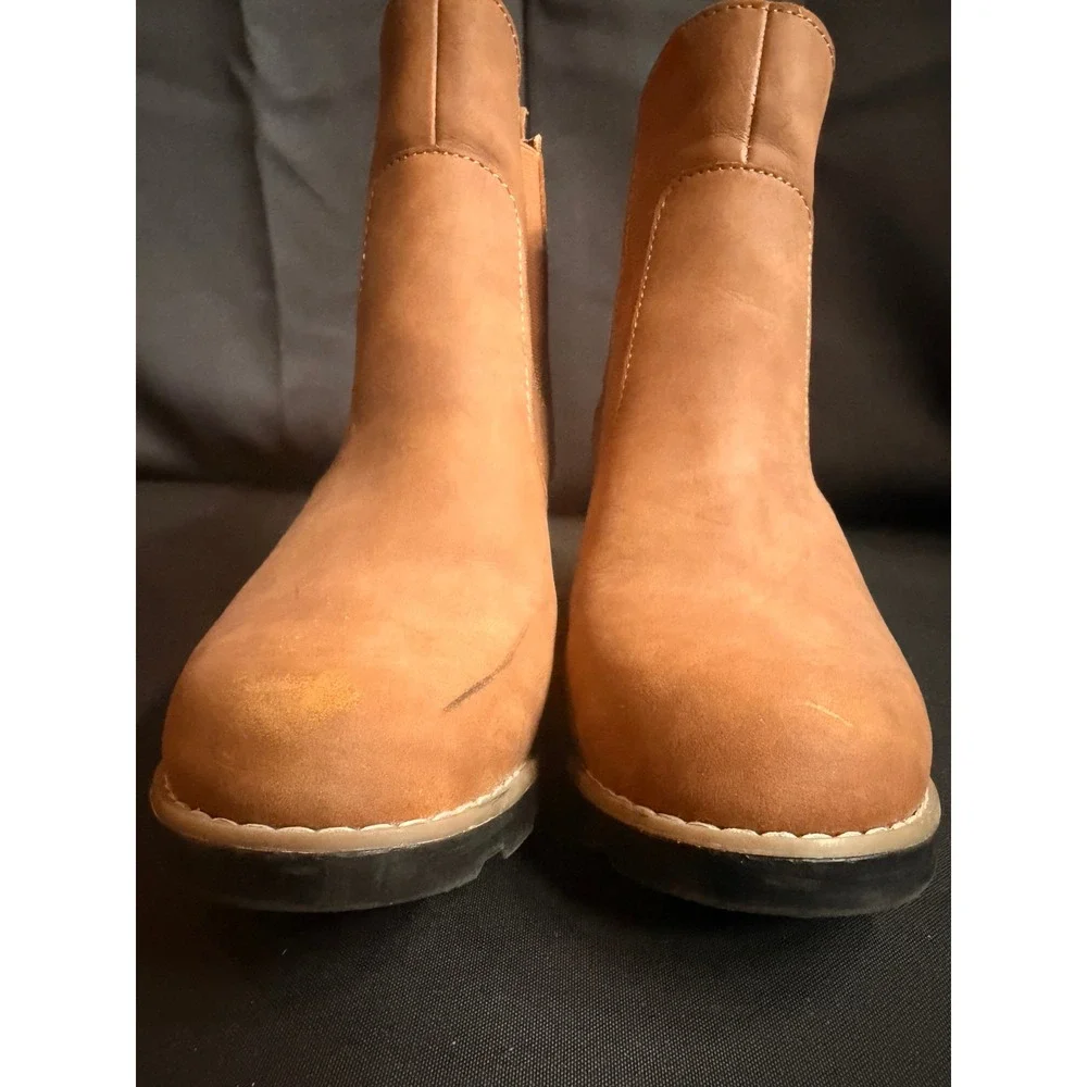 Universal Thread Womens Tan Wedge Chelsea Boots Ankle Booties Brown Sz 8 Western